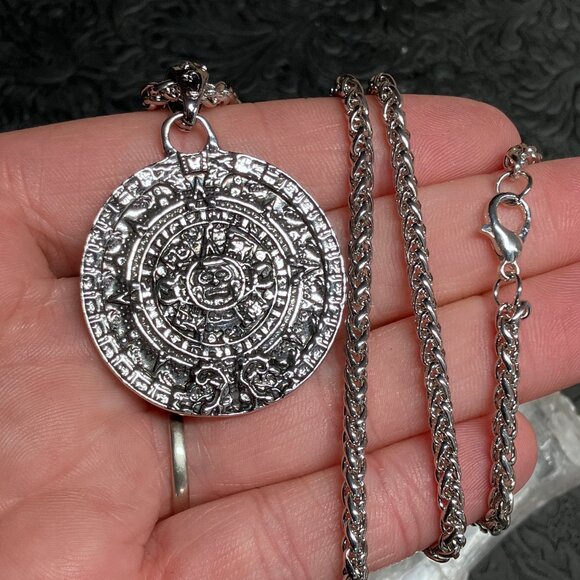 Mayan Aztec Mexican Calendar Necklace Pendant - Picture 1 of 7